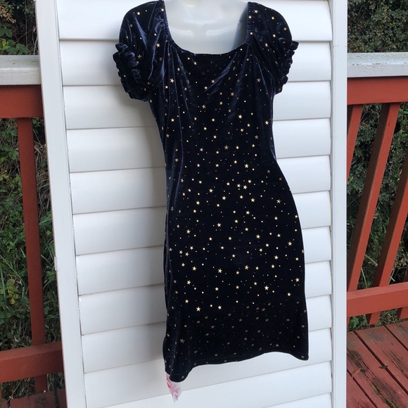 NWT romwe Velvet dress with gold stars - Picture 10 of 11